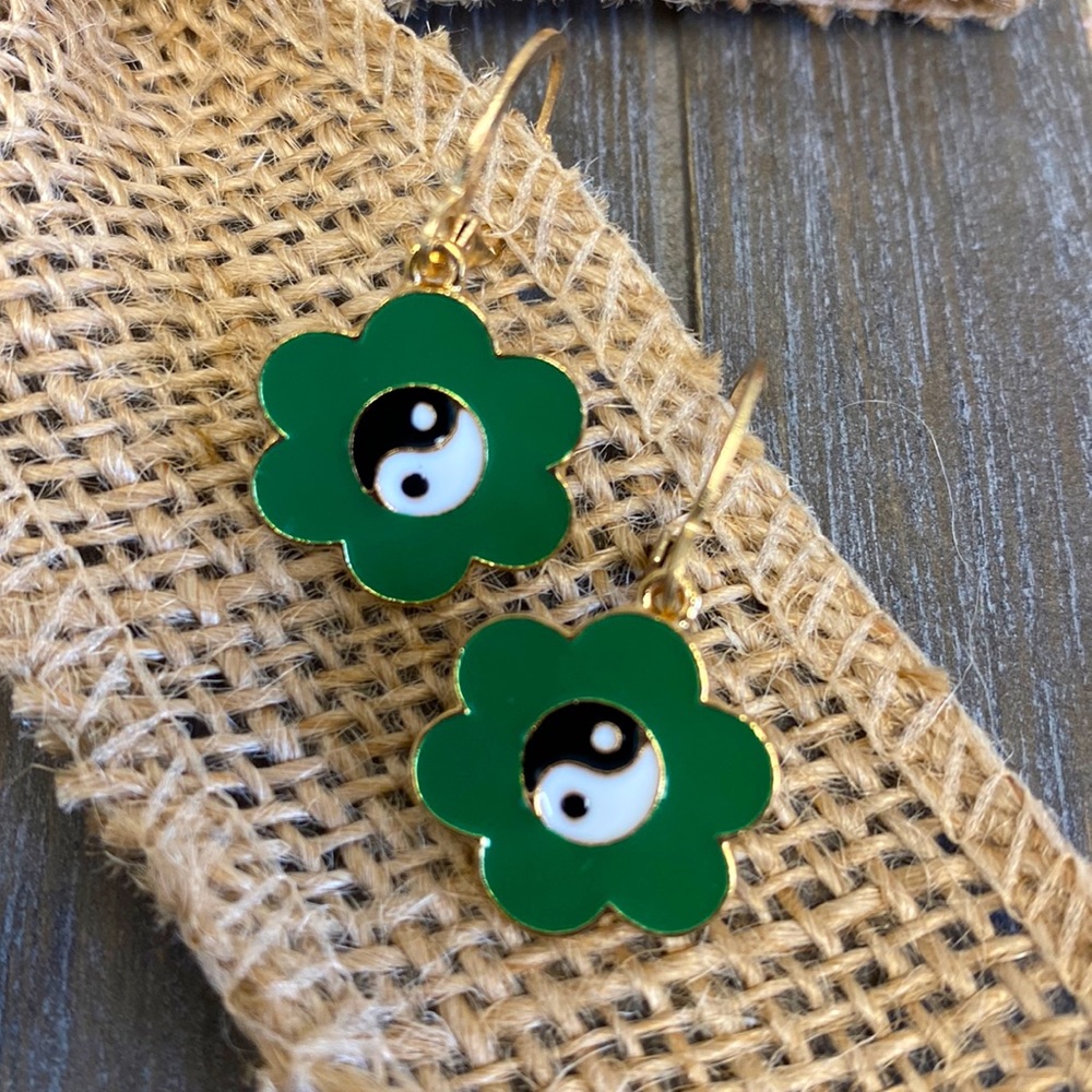 ☯️ Y2K Green Yin Yang Flower Earrings